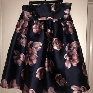 Fora, floral 2 piece dress, size large.